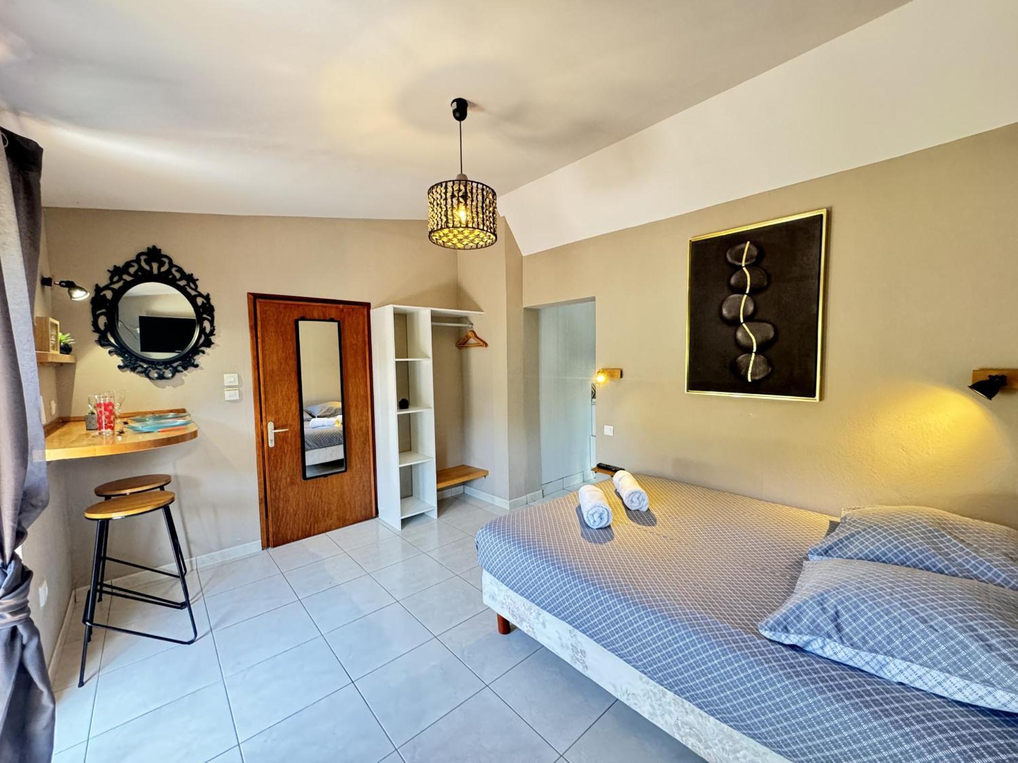 L'Abbaye De L'Epau - Jardin - Riviere Appartement